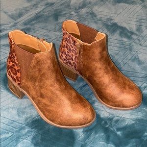 NWT Girls Booties